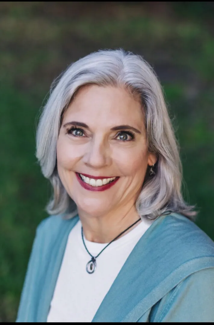 Photo of Lori Yoder